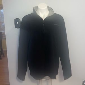 Vineyard Vines men’s fleece quarter zip pullover sweatshirt. Size large.